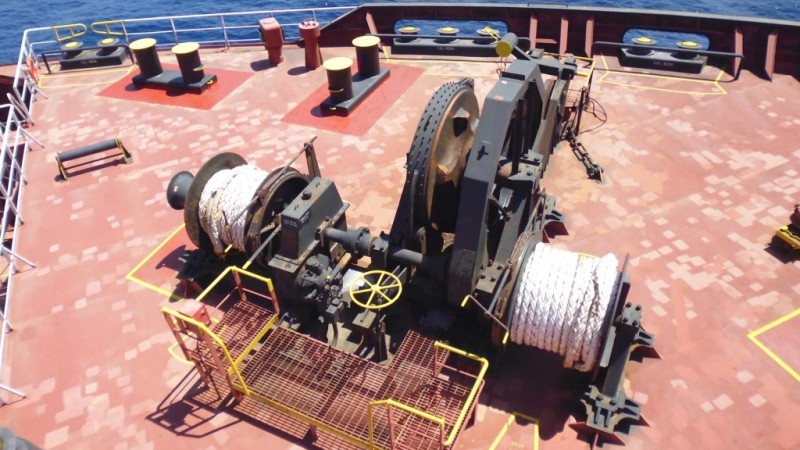 Shackle connection detail