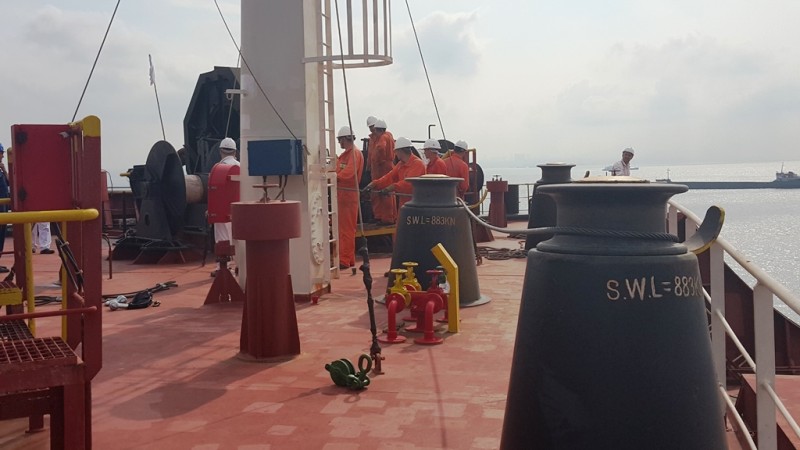 Chain recovery on deck