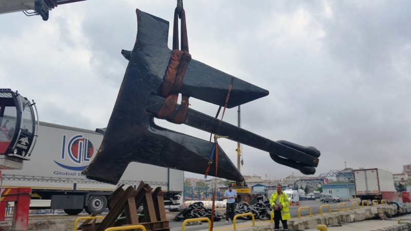 Foredeck anchor equipment